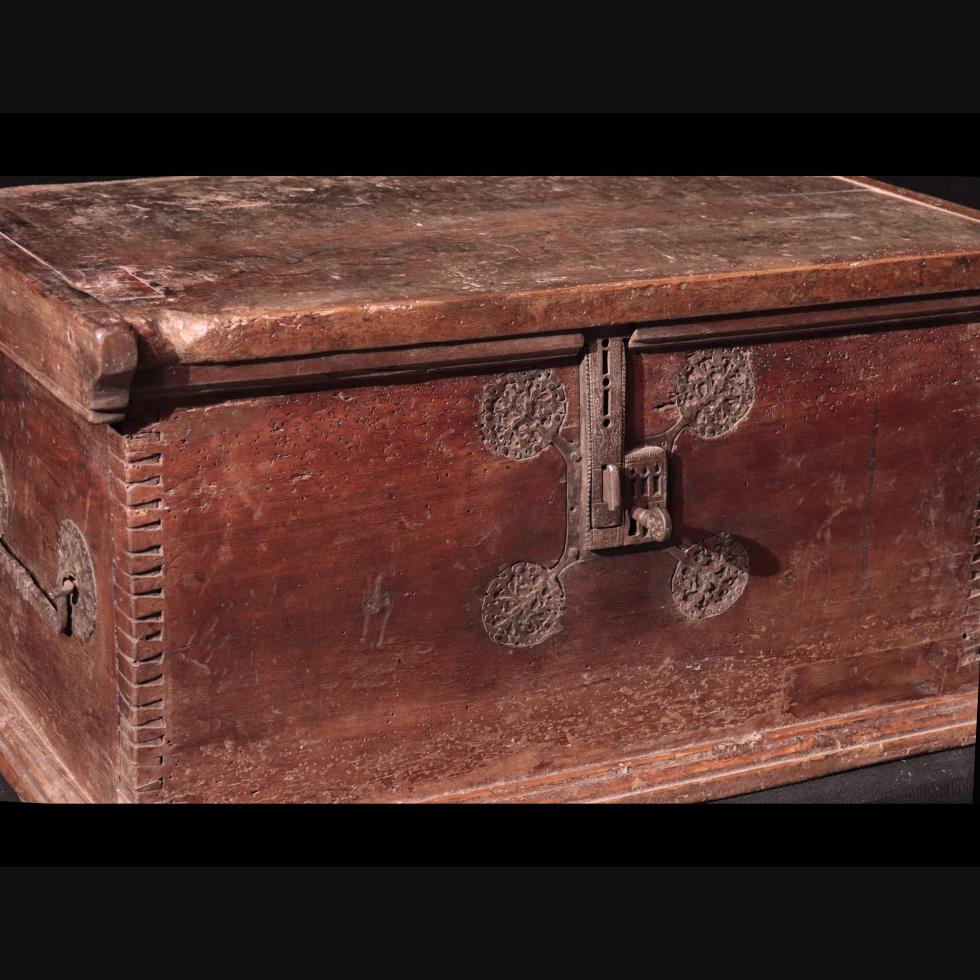 Cassa-forziere Gotica