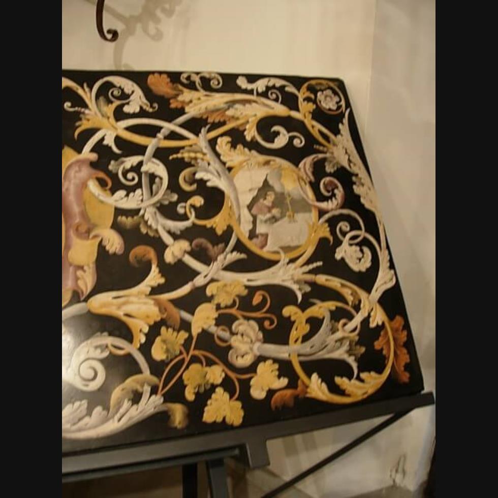 Dossale in scagliola